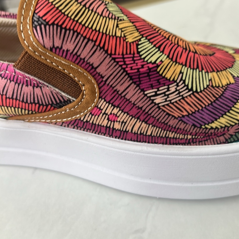 ✨ Colorful Slip-On Platform Sneakers – Size 6 ✨ - Picture 3 of 10
